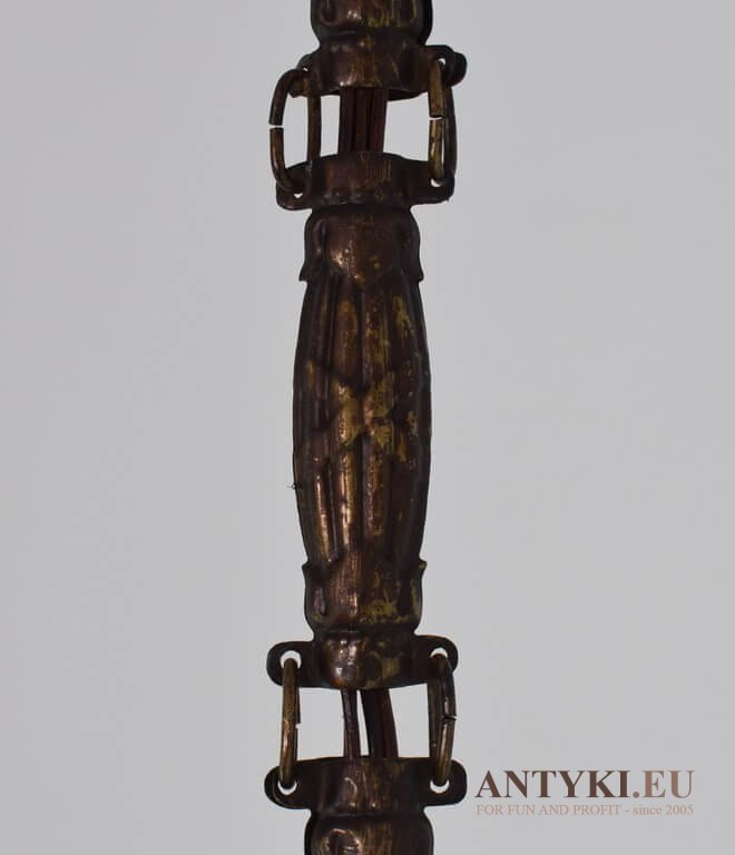 Muzealny żyrandol Brevete. Oryginalna drewniana rzeźbiona lampa sufitowa. Prawdziwe antyki.
