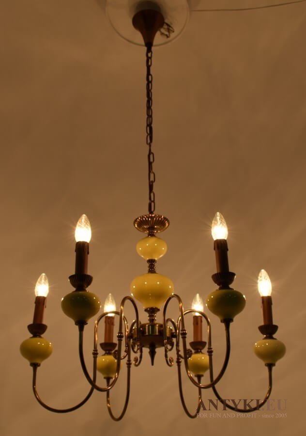 Prowansalski żółty żyrandol salonowy antyk do ciepłego wystroju pomieszczenia