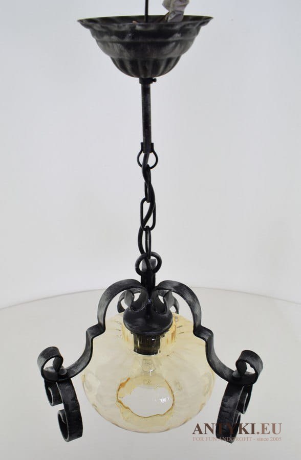 Purystyczna lampa sufitowa rustykalna zwis z żółtym kloszem retro vintage lamp