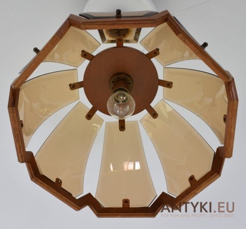 Rustykalna lampa nad stolik żyrandol do pomieszczenia rustykalnego