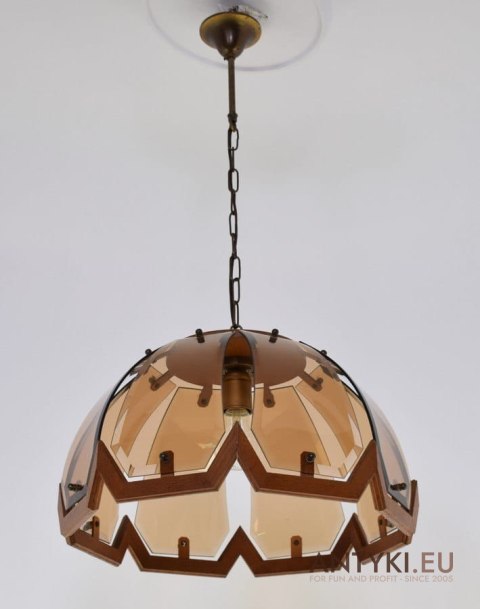 Rustykalna lampa nad stolik żyrandol do pomieszczenia rustykalnego