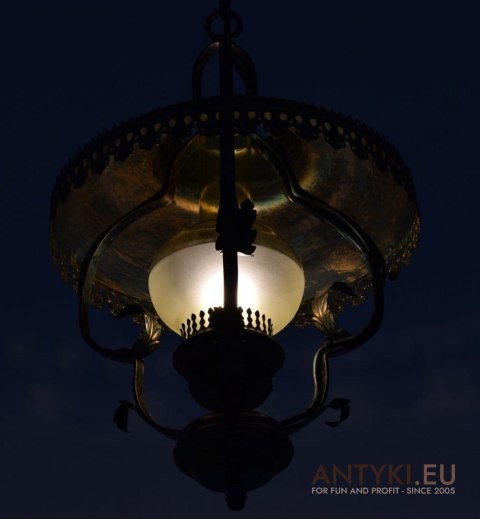 Rustykalna lampa sufitowa. Dekoracyjna lampa wisząca ze Szwajcarii.