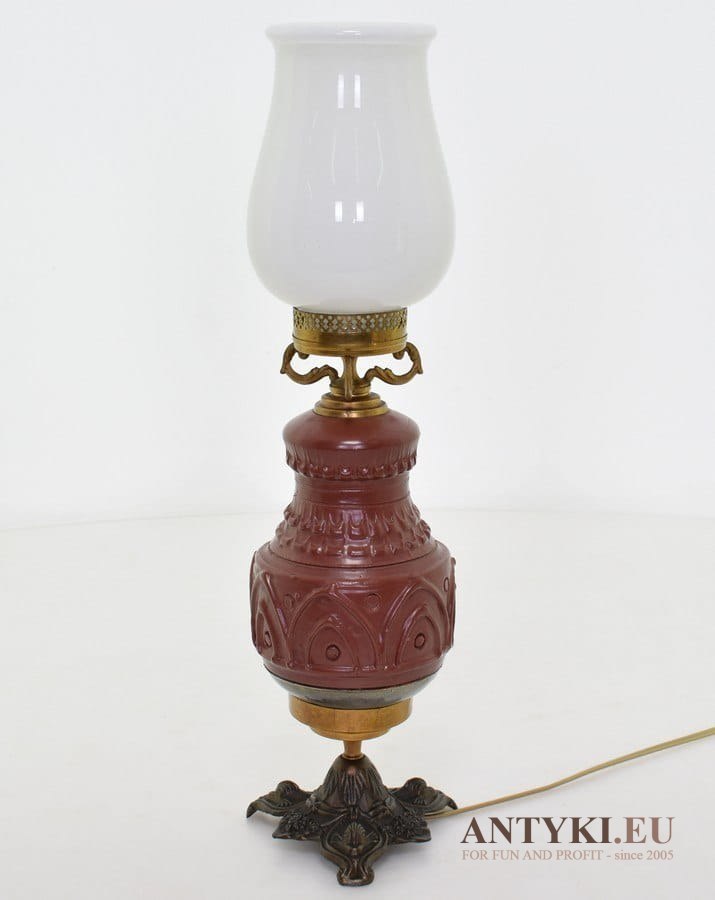 Rustykalna lampka włościańska lampa retro vintage nietuzinkowe oświetlenie na stolik
