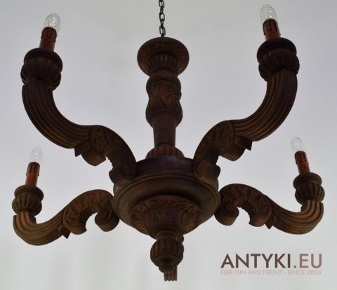 Salonowy rzeźbiony żyrandol do chaty góralskiej. Chandelier eklektyczny antyk.