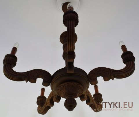 Salonowy rzeźbiony żyrandol do chaty góralskiej. Chandelier eklektyczny antyk.