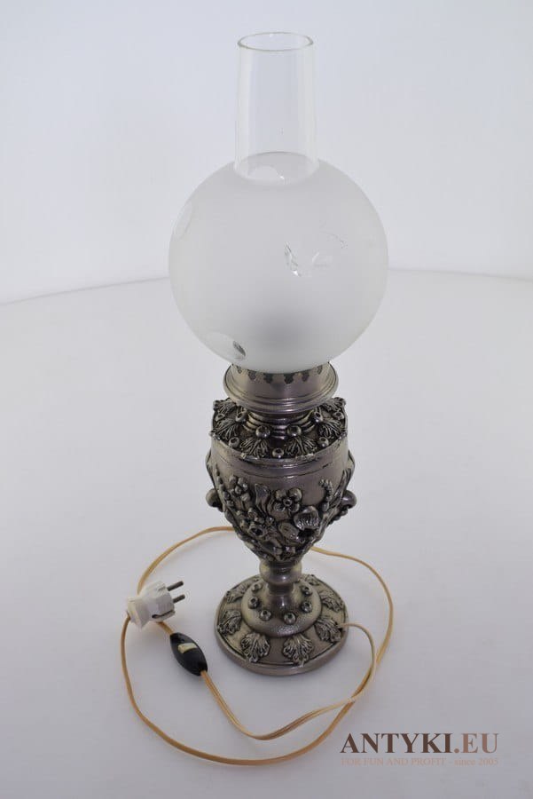 Srebrna lampa stołowa lampka babcina na stoliczek antyk do rustykalnego pokoju