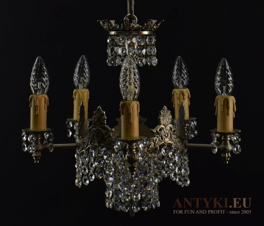 Srebrny żyrandol kryształowy pałacowa lampa wisząca z kryształami wykwintne oświetlenie