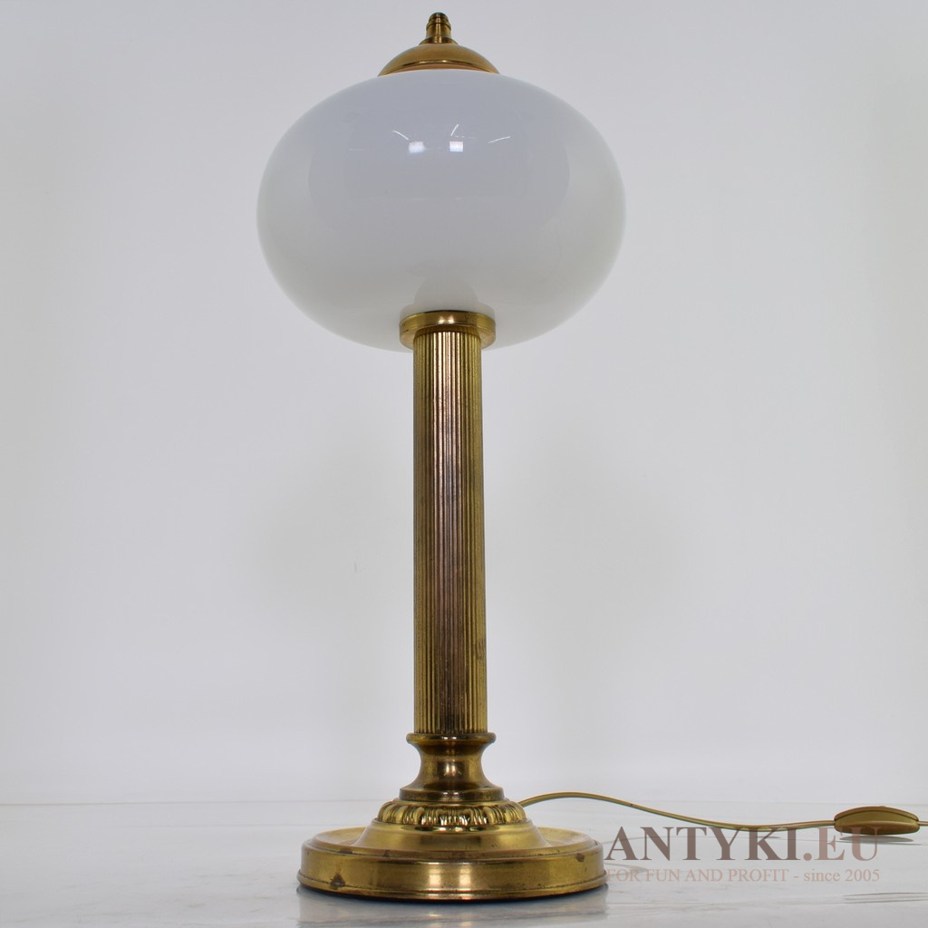 Antyki.eu: Idealne Lampy Gabinetowe na Biurko w Stylu Retro i Vintage