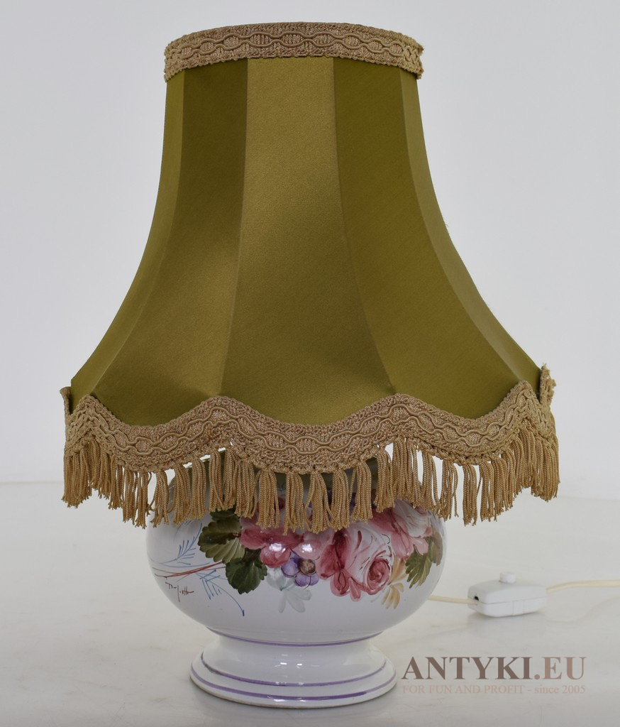 Nostalgiczne Lampy z Abażurami z Babcinych Czasów: Powrót do Korzeni w Stylu Vintage