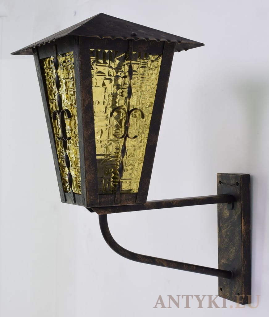 Lampa na ganek w stylu retro: Czas na podróż w przeszłość