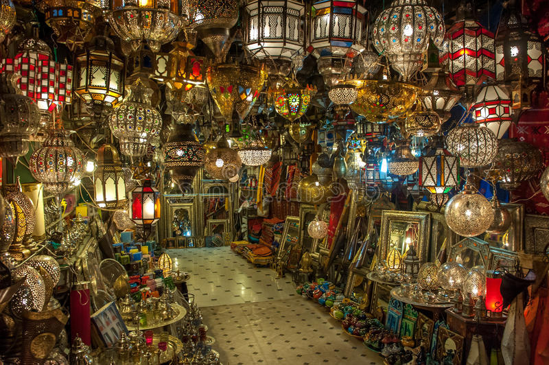 Gdzie kupić stare lampy zawieszane na sufit?