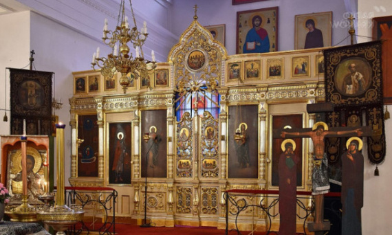 Dekoracja wnętrza w cerkiewnym stylu – duchowość, tradycja i symbolika