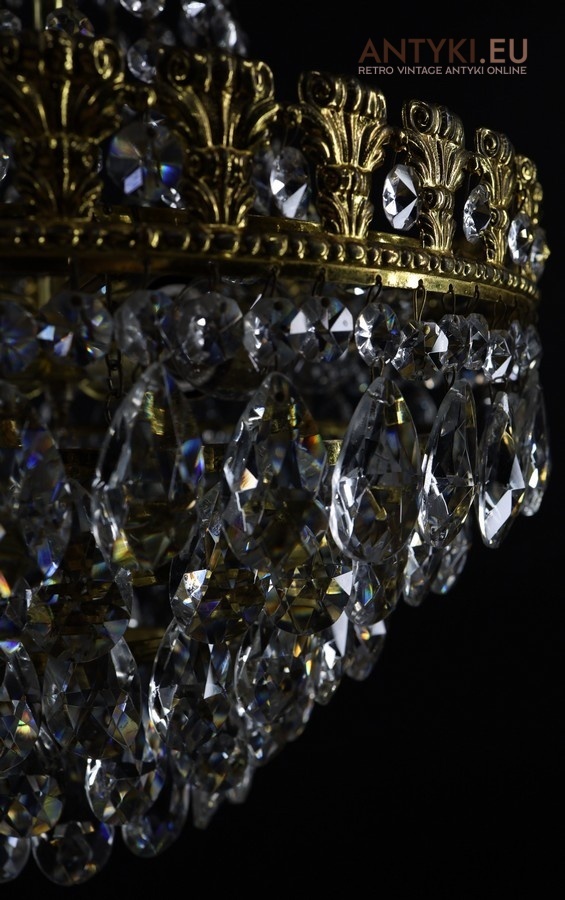 Dyspersja w antykach – tęczowe odbicia, gra światła i magia kryształowego szkła