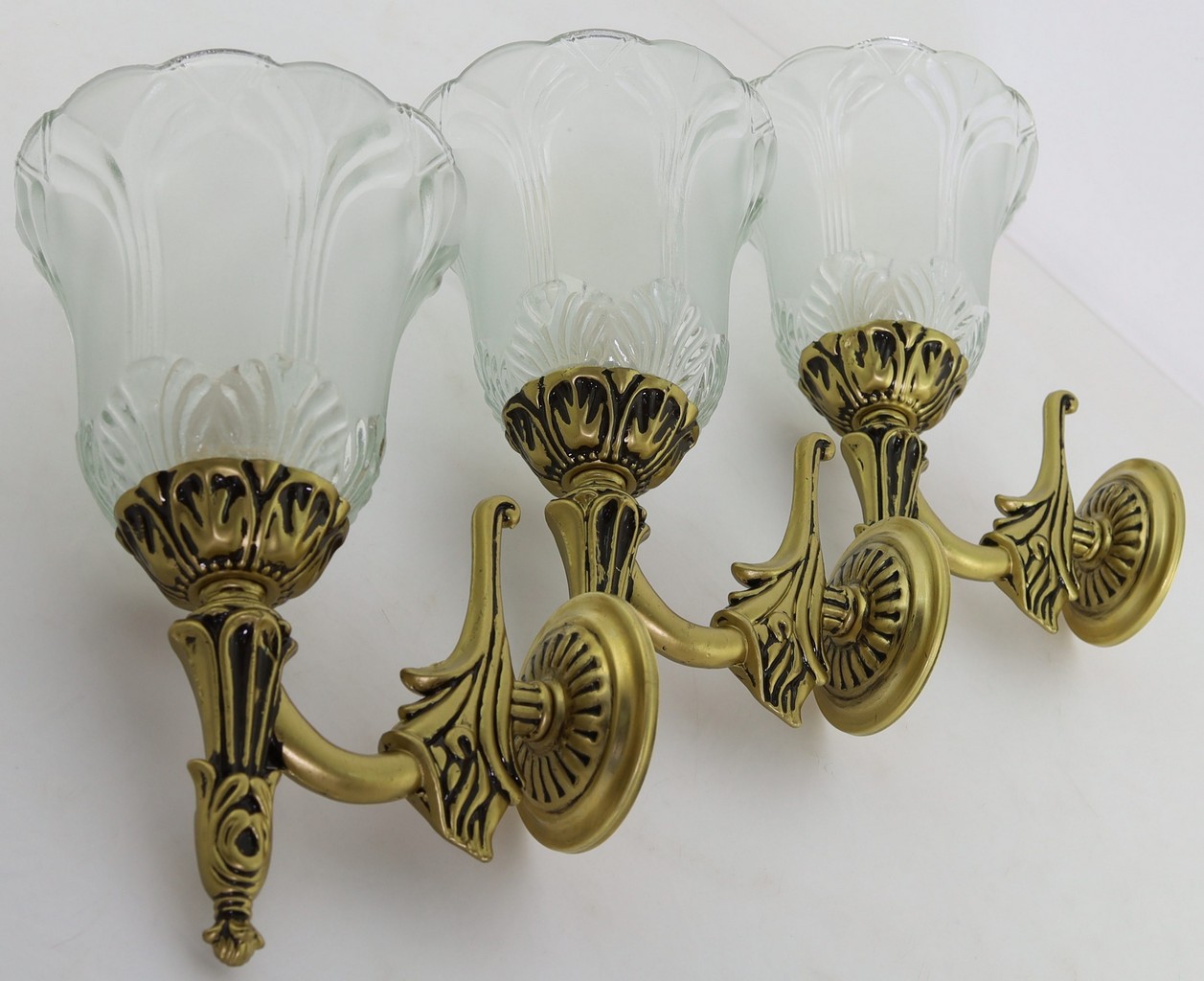 Lampy retro w stylu barokowym – elegancja z przeszłości