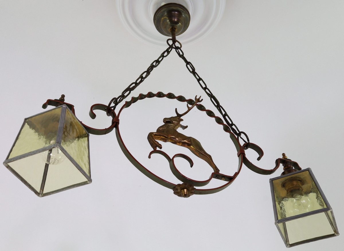 Antyczne lampy myśliwskie – oświetlenie w stylu myśliwskim z duszą i historią