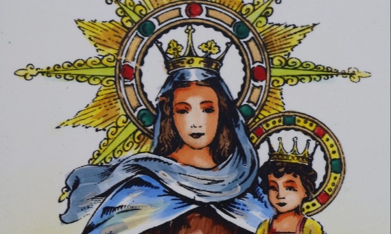 Antyczne dewocjonalia i sakralne ozdoby – historia, znaczenie i kolekcjonowanie