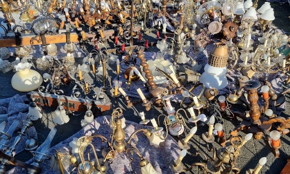 Dlaczego warto kupować używane lampy z dawnych lat? Materiały, dusza, nostalgia i wartość!