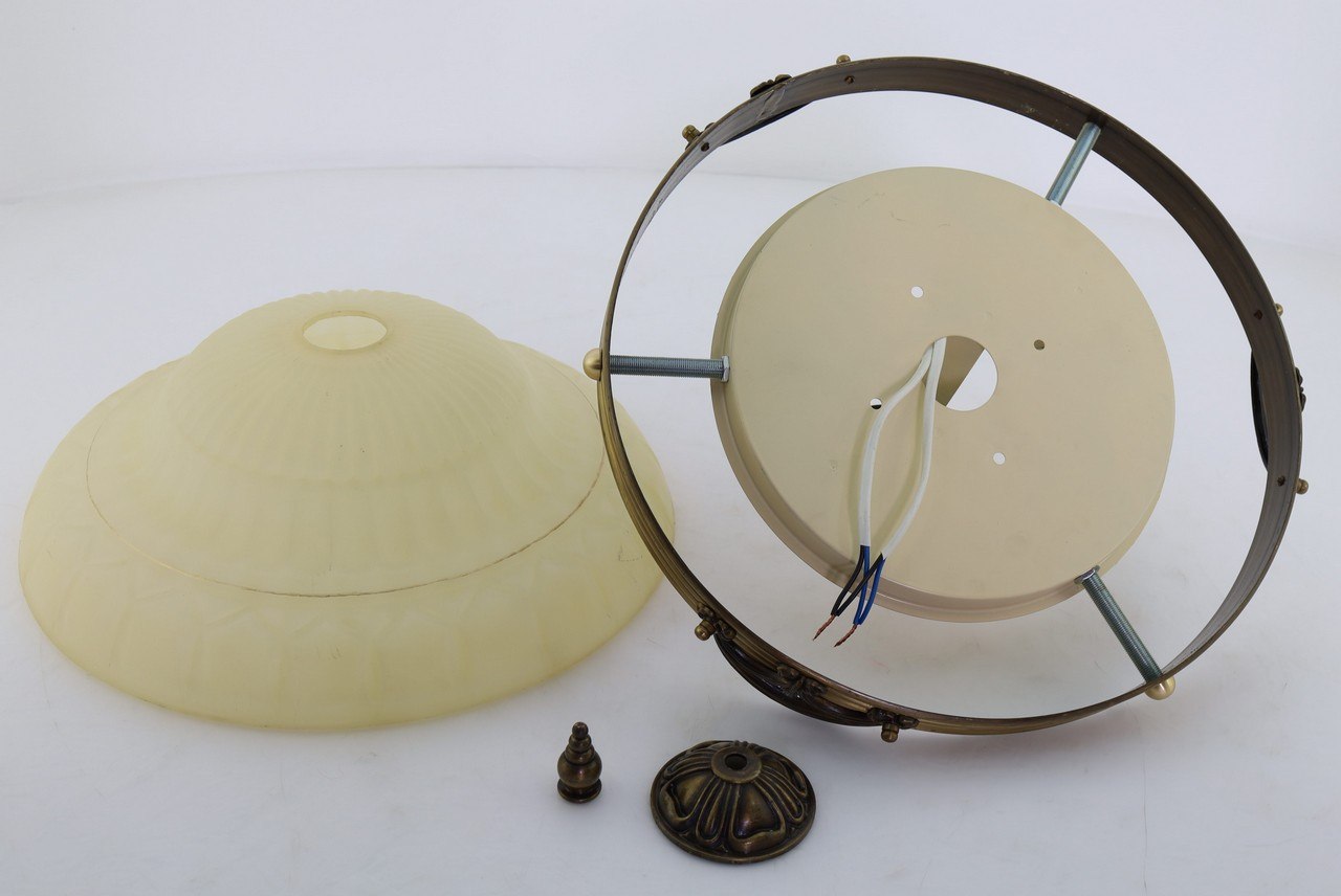 Montaż lamp antycznych