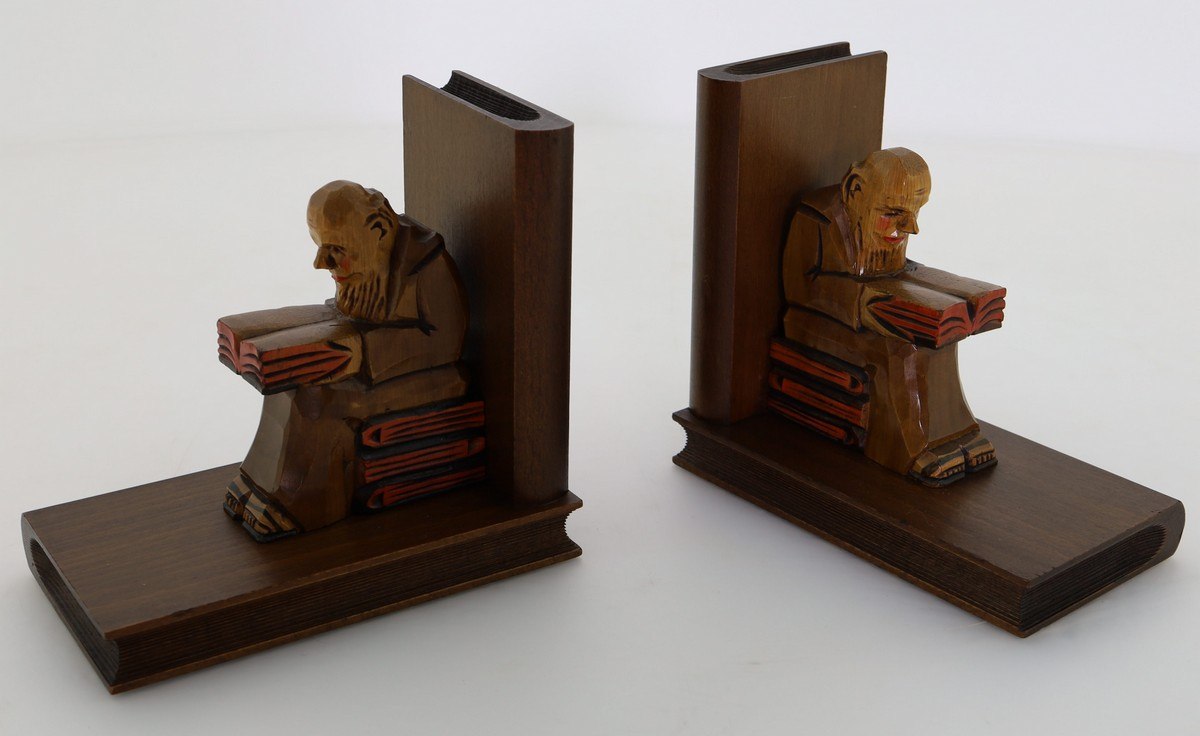 Dekoracje do biblioteczki – antyczne podpórki