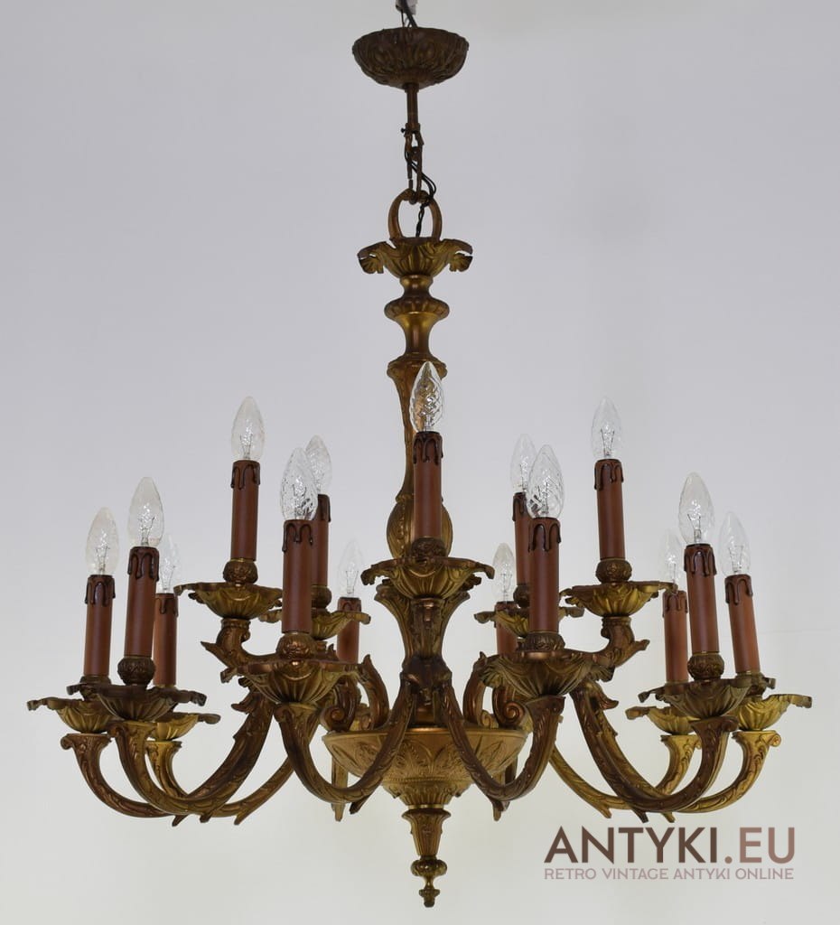 Zabytkowe żyrandole pałacowe