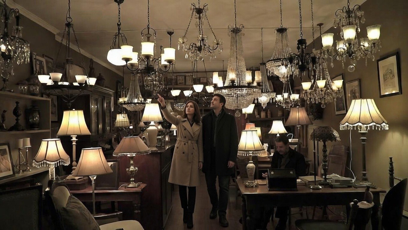 Jak wybrać antyczną lampę lub żyrandol do swojego domu